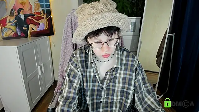 Melissa Wells online show from September 16, 5:04 am