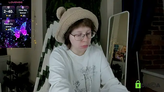 Melissa Wells online show from March 7, 9:44 pm