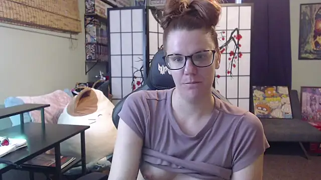 Sarahtineke online show from May 26, 5:56 pm