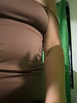NicolRoss  online show from April 26, 4:32 am