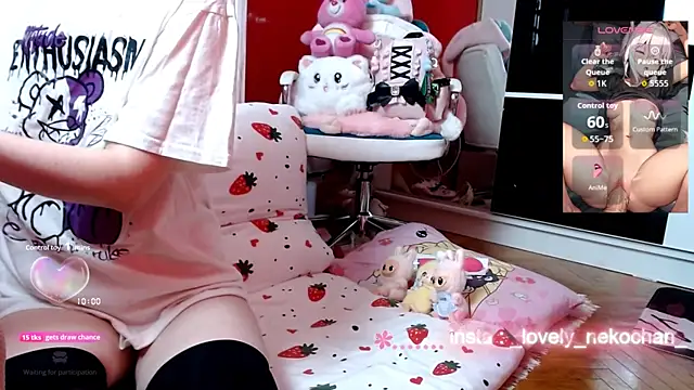 Snapshot of lovely_nekochan chatting on October 9, 12:26 am lovely nekochan online show from October 9, 12:26 am