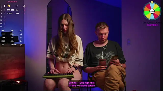 Snapshot of VunderSEX chatting on September 19, 7:13 pm VunderSEX online show from September 19, 7:13 pm