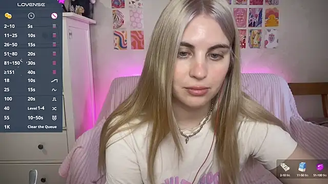 Snapshot of pawpaws chatting on October 9, 7:34 am pawpaws online show from October 9, 7:34 am