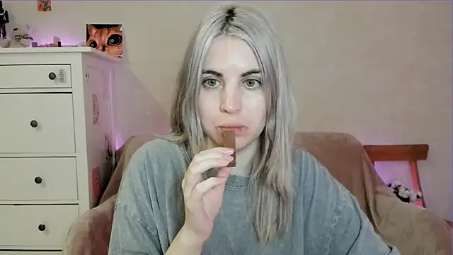 pawpaws online show from April 19, 1:33 pm