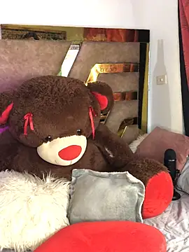 naatashamendozaa online show from February 11, 2:58 am