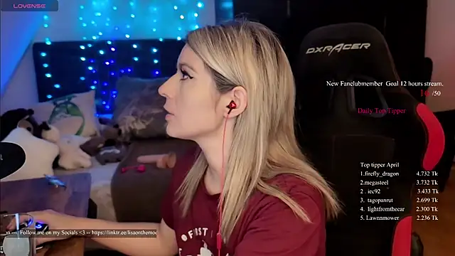 Lisaonthemoon online show from April 25, 2:47 pm