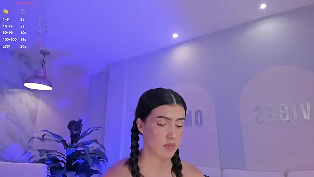 PaulinaSantos  online show from March 27, 7:58 pm