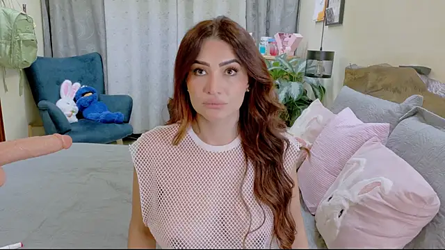 Abrilqueen online show from April 18, 11:59 pm