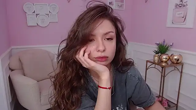 Snapshot of LucySkilar chatting on September 29, 4:28 am LucySkilar online show from September 29, 4:28 am
