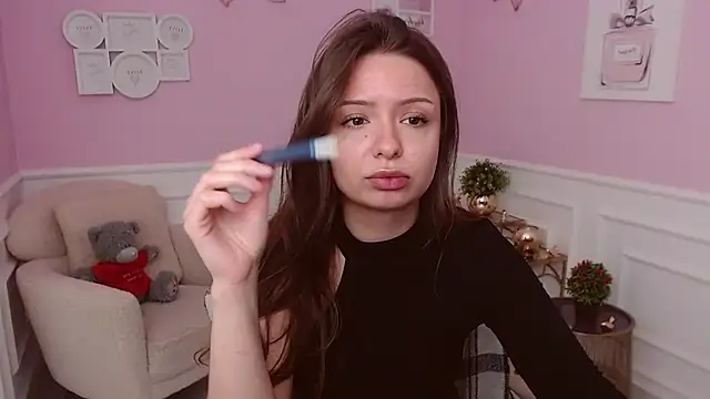 LucySkilar online show from June 22, 4:20 am