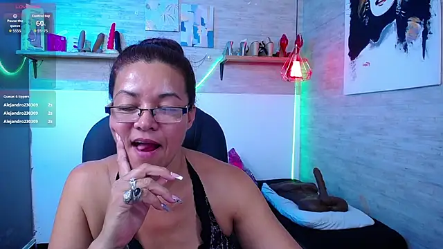 Snapshot of MaturePure chatting on September 15, 10:39 pm MaturePure online show from September 15, 10:39 pm