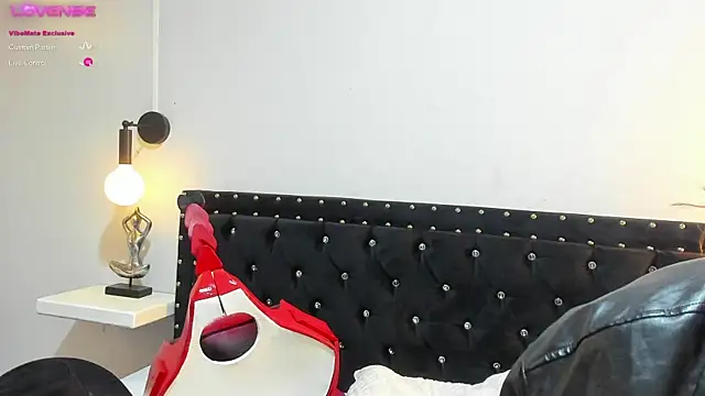 Snapshot of hey_noraly chatting on October 10, 1:16 pm hey noraly online show from October 10, 1:16 pm