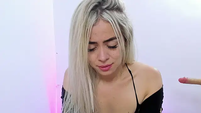 nicole valencia  online show from June 4, 5:17 pm