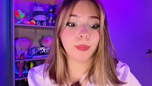 EmilyMiller  online show from April 27, 3:20 pm