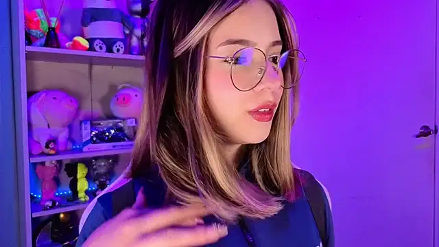 EmilyMiller  online show from April 22, 3:09 pm