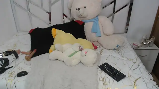 celestesouzalatin online show from April 26, 11:13 pm