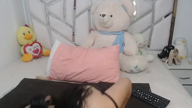 celestesouzalatin online show from October 12, 3:31 am