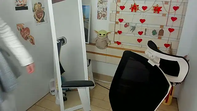 Lexy flower online show from February 12, 1:46 pm