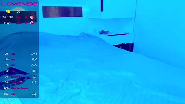 kitti kaattt online show from October 3, 4:28 am