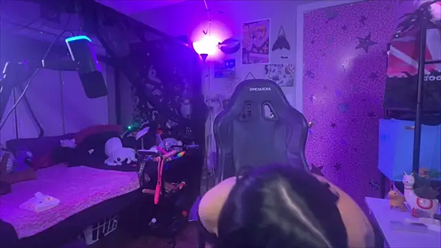 marleymaxwell online show from April 26, 6:44 am