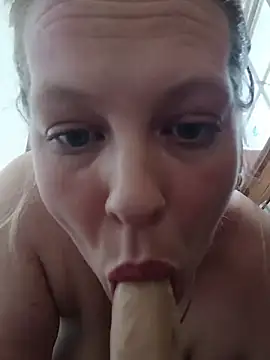 Cumonkatie online show from February 11, 7:15 pm