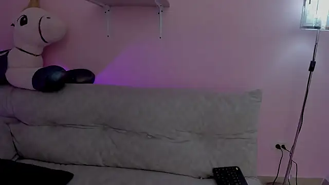 Oriana Guzman online show from April 28, 5:33 am