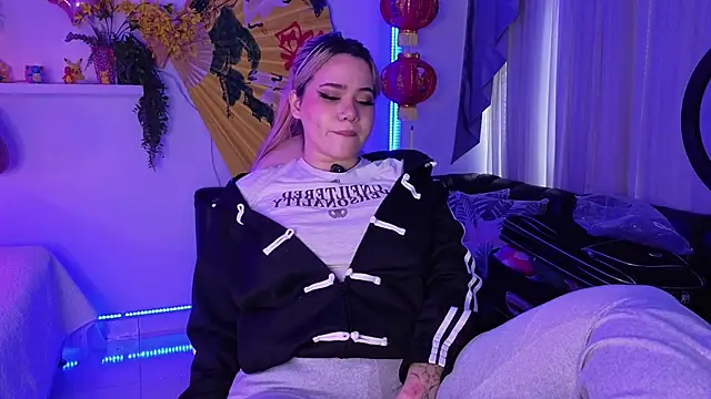 albaismynameX online show from April 25, 1:41 pm