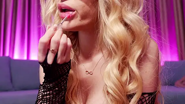 BaayBee   online show from December 1, 9:17 pm