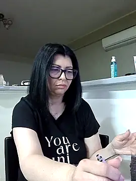 Milf Abigail online show from April 24, 2:25 am