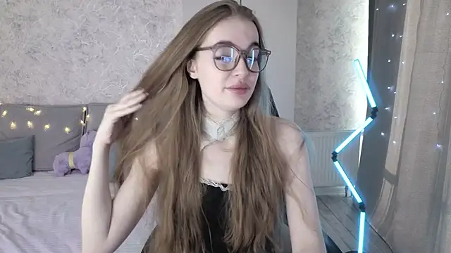 LissaCain online show from April 21, 3:46 am