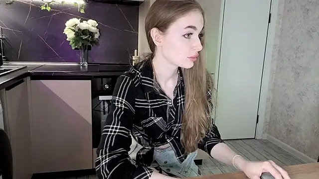 LissaCain online show from April 22, 5:37 am