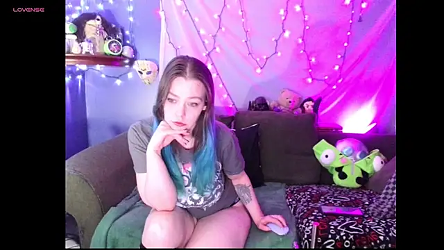 EverlyEster online show from February 5, 5:54 am