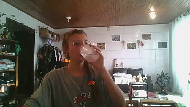 Snapshot of SweetyBabyDemon chatting on October 16, 7:49 pm SweetyBabyDemon online show from October 16, 7:49 pm