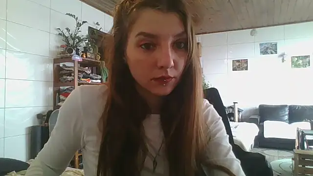 Snapshot of SweetyBabyDemon chatting on October 19, 1:57 pm SweetyBabyDemon online show from October 19, 1:57 pm