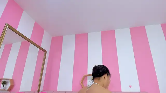 ISABELLA 020 online show from April 25, 12:52 pm