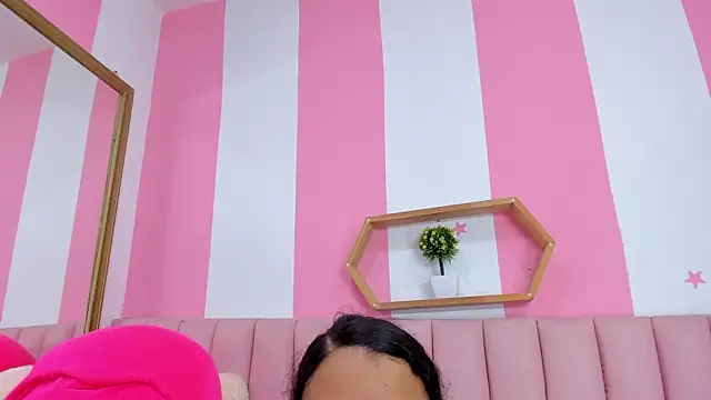 ISABELLA 020 online show from April 27, 11:40 am