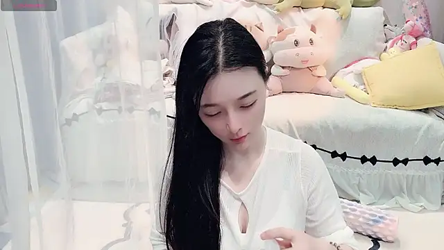 AKiKi711 online show from June 4, 3:27 pm