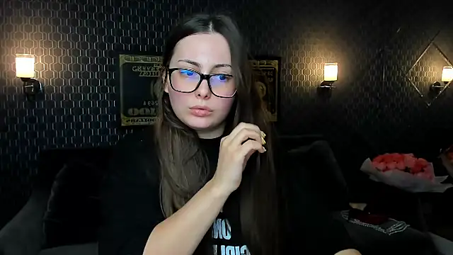 Snapshot of _extraterrestrial_ chatting on October 2, 6:35 pm  extraterrestrial  online show from October 2, 6:35 pm