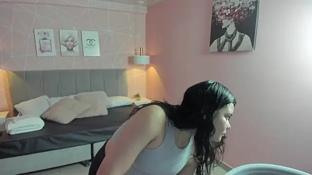 Snapshot of zara__sweet chatting on October 7, 1:15 pm zara sweet online show from October 7, 1:15 pm