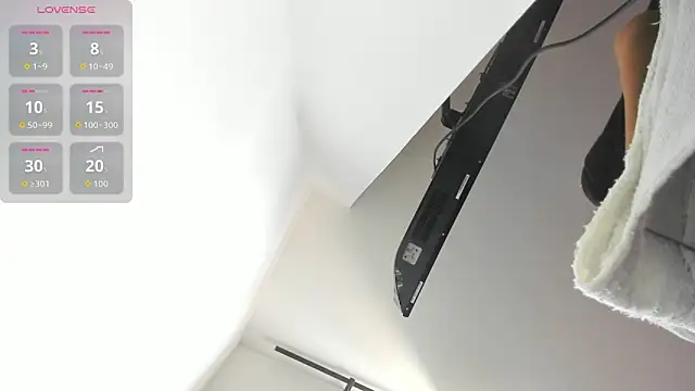 Kylie2211 online show from April 27, 5:21 pm