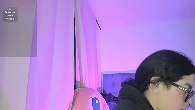 Kylie2211 online show from June 11, 1:16 am