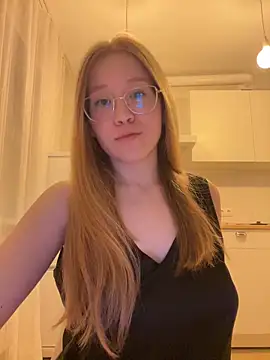 Eva Weyne online show from November 19, 9:59 pm