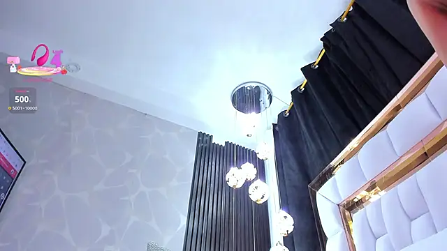 SarayRoyse online show from February 28, 8:30 pm