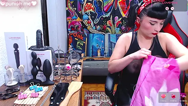 leah  smiith online show from February 26, 2:32 am