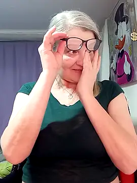 irinamaux online show from March 3, 9:43 pm