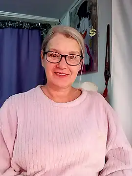 irinamaux online show from January 10, 7:35 am