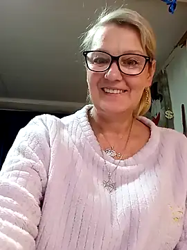 irinamaux online show from April 22, 4:31 am