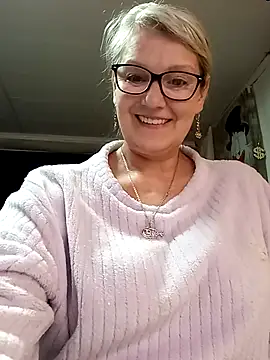 irinamaux online show from April 19, 6:32 pm