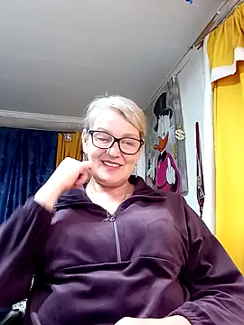 irinamaux online show from April 18, 7:58 pm