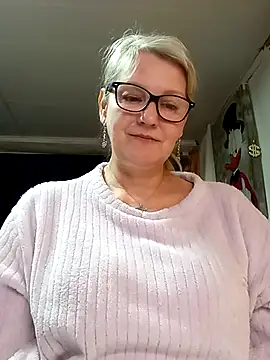 irinamaux online show from April 21, 1:42 am